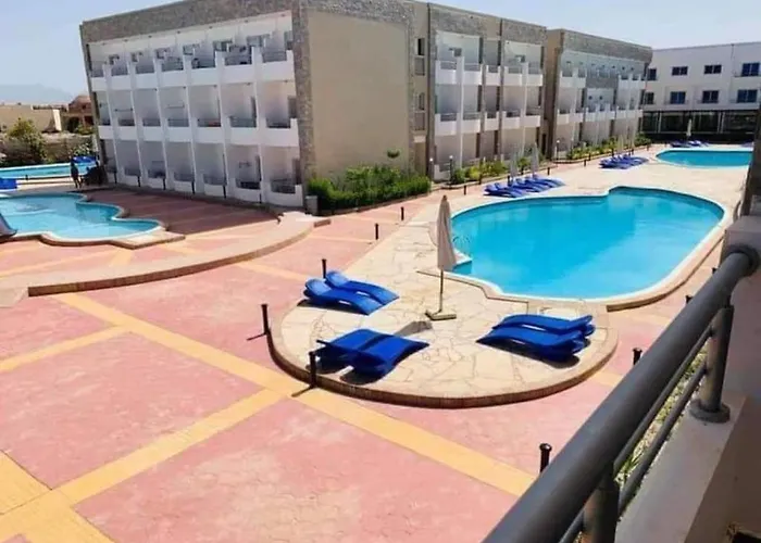 Cecelia Apartmanhotel Gurdaka